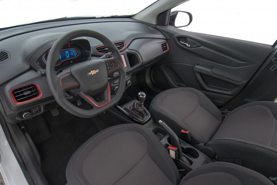 Chevrolet Onix Effect 2014 года  (фото 6 из 16)